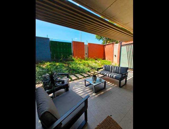 2 BEDROOM PROPERTY TO RENT IN MENLO PARK